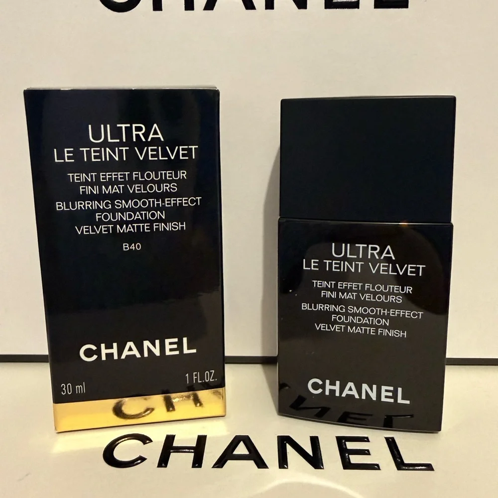 Chanel Ultra Le Teint Velvet B40 Matte Foundation - New in Box